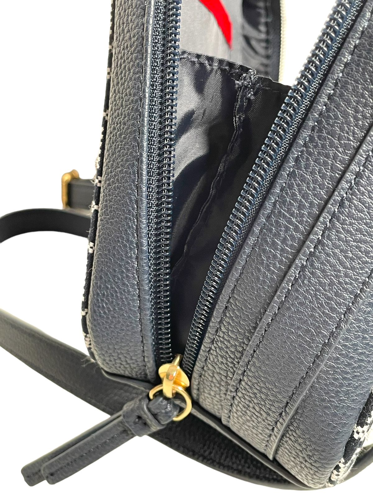 Bolsa Tommy Hilfiger – Elegancia, Versatilidad y Estilo