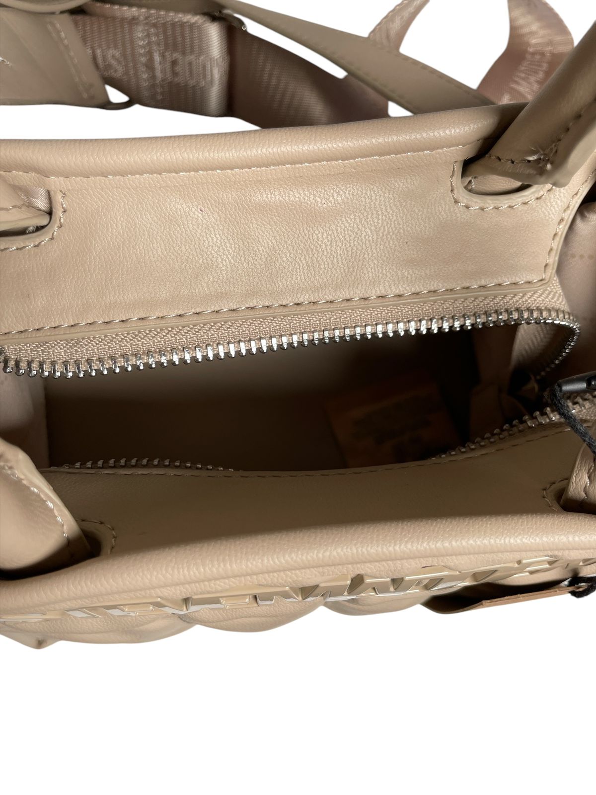 Bolsas Acolchadas Steve Madden - Estilo, Comodidad y Funcionalidad