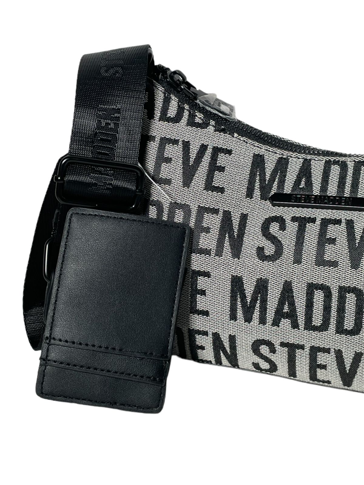 Bolso Steve Madden Negro y Rosa con Tarjetero – Estilo y Funcionalidad en un Solo Accesorio