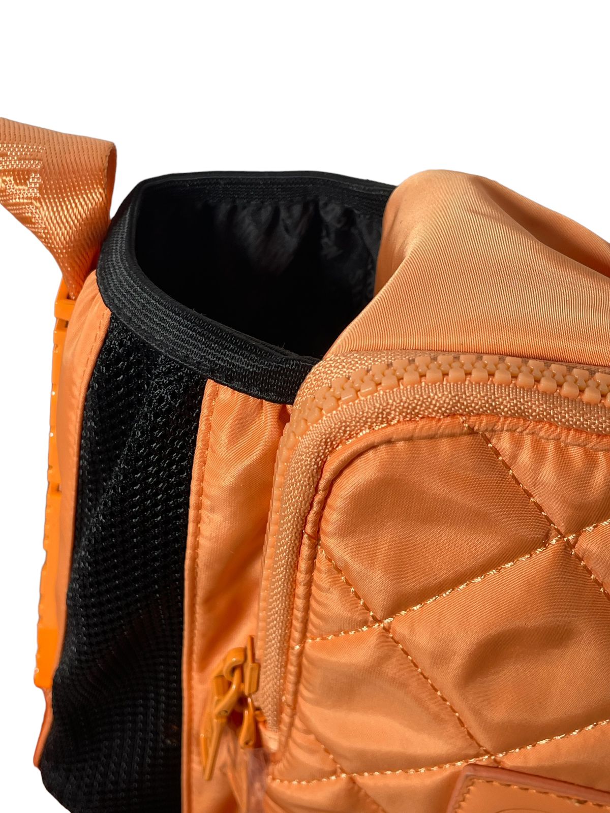 Bolso Steve Madden Naranja con Termo – Estilo y Funcionalidad en un Solo Accesorio