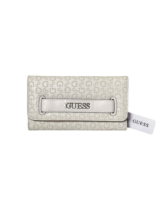 Cartera Guess con Doble Broche y Monograma - Estilo y Funcionalidad