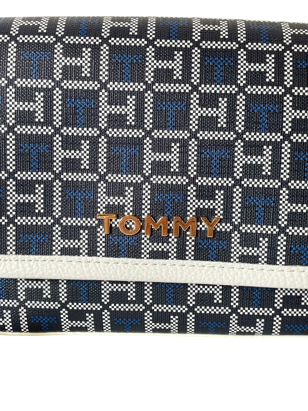 Bolso Crossbody Tommy Hilfiger - Estilo Atemporal y Clásico Monograma